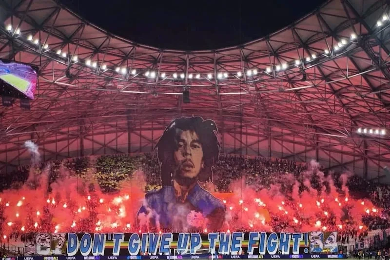 يويفا يفرض عقوبات على مارسيليا بعد أحداث الشغب في دوري الأبطال