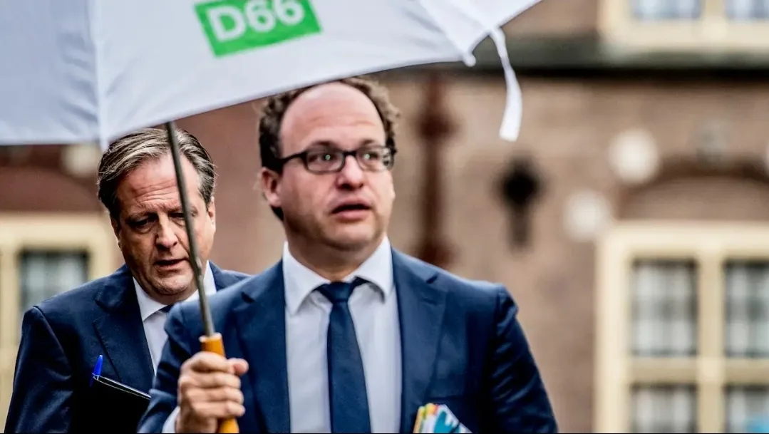 هولندا :     تكليف مدير القطارات لتشكيل الحكومة الجديدة … خطوة أولى نحو استقرار سياسي محتمل