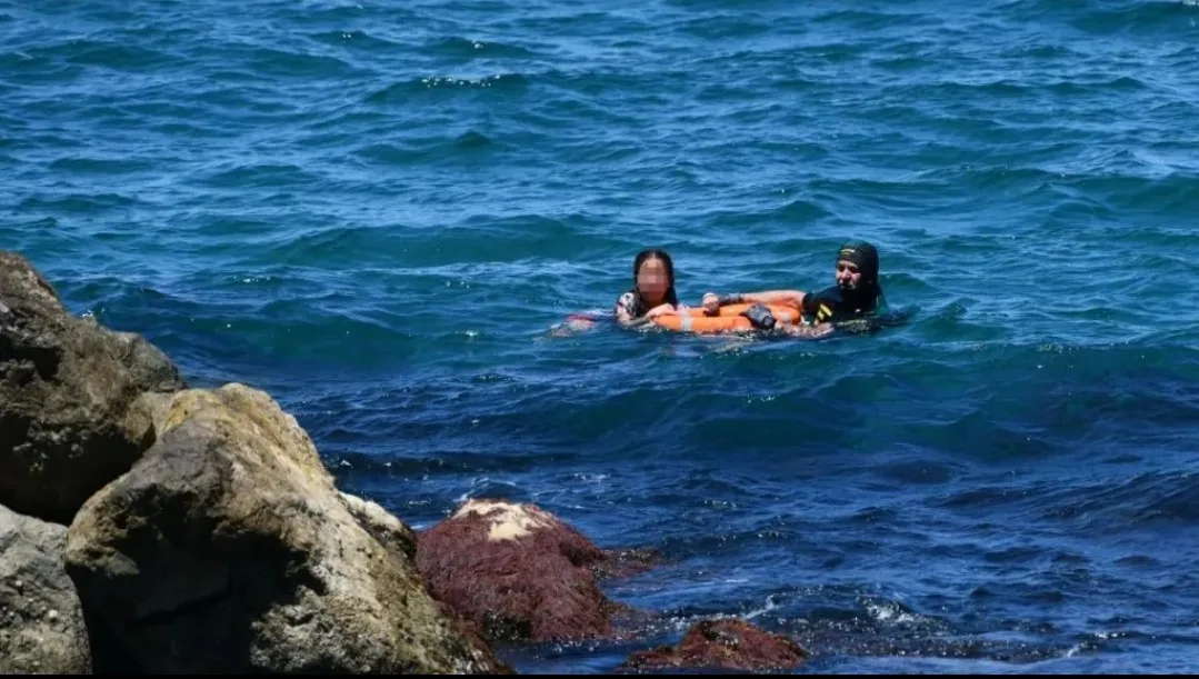 سبتة :     وصول ثلاث فتيات مغربيات سباحةً وسط ظروف قاسية وأزمة في مراكز الاستقبال