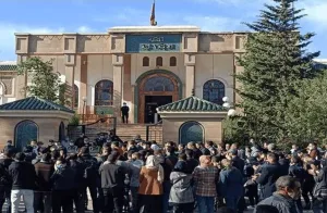 صفرو :    أحكام بالسجن والغرامة بالملايين في تزوير وثائق للتهرب الضريبي غ