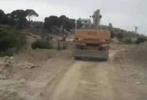 الحسيمة :      خروقات وتجاوزات في مشروع تهيئة طريق بجماعة أربعاء تاوريرت