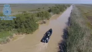 إسبانيا عصابات مخدرات بأسلحة حربية في نهر الوادي الكبير … إحدى أكثر طرق التهريب سخونة في أوروبا