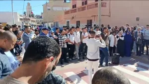 فيديو :   الناظور  … احتجاج الأطر التربوية بثانوية فرخانة ضد “تعسف المديرة”