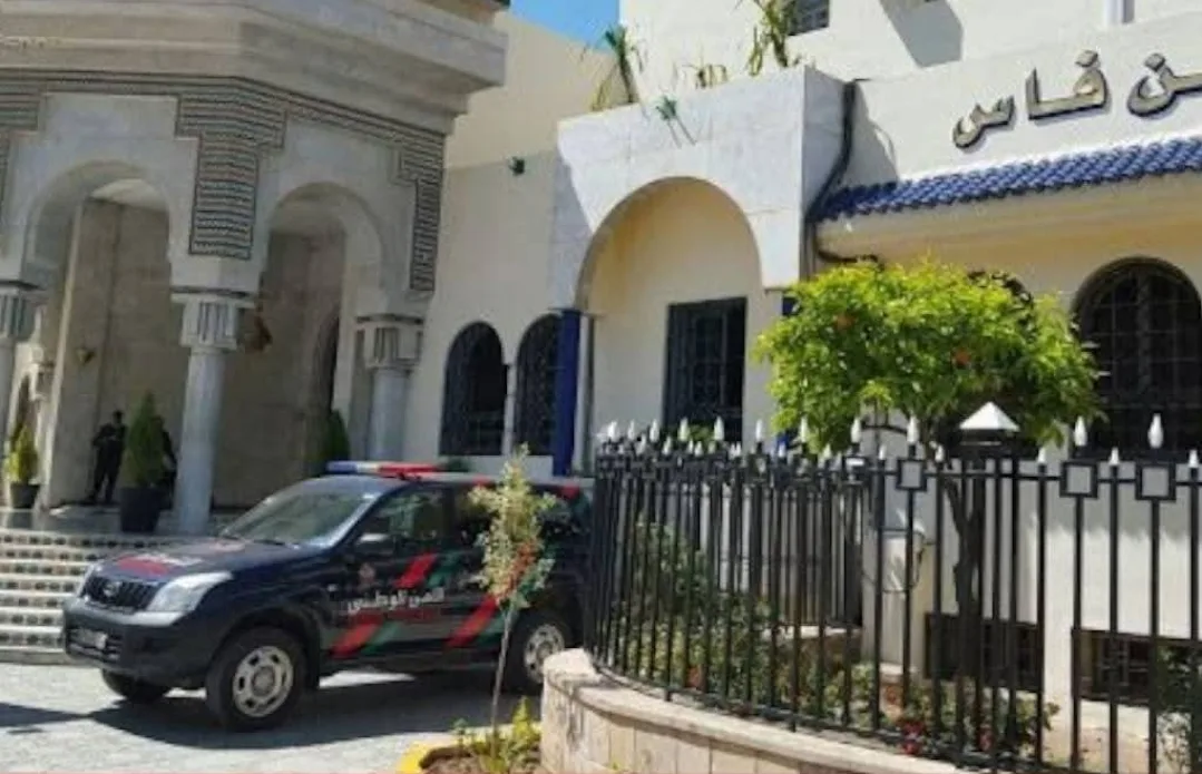 فضيحة تهز جماعة وجدة … سقوط مسؤول المحجز البلدي وشقيقه في شبكة سرقة السيارات والدراجات المحجوزة !