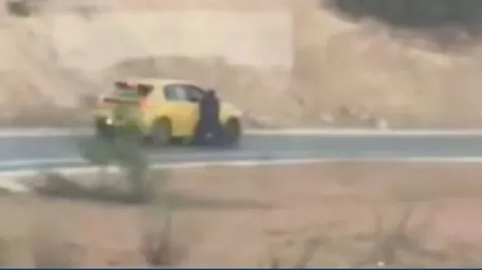 سائق منصة نقل بسلا يُدان بالسجن بعد حادثة سحل شرطي