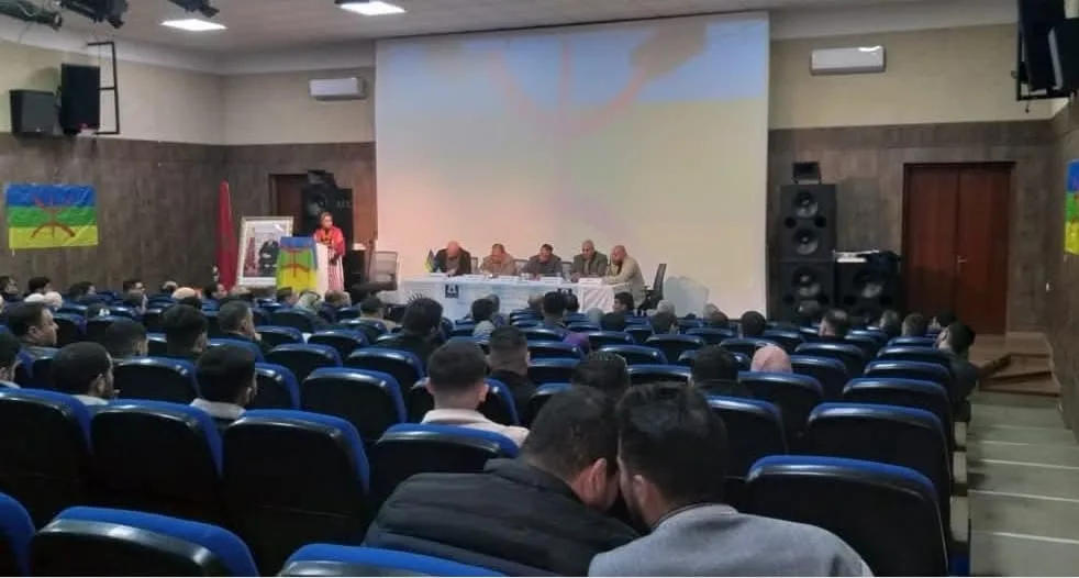 أساتذة الأمازيغية بجهة الشمال “اللغة الأولى للمغاربة” يحتجون على التهميش الإداري ويطالبون باحترام الدستور