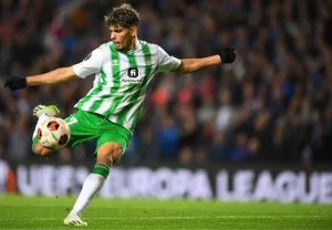 اللاعب الزلزولي يغادر معسكر المنتخب الوطني قبل لقاء أوغندا