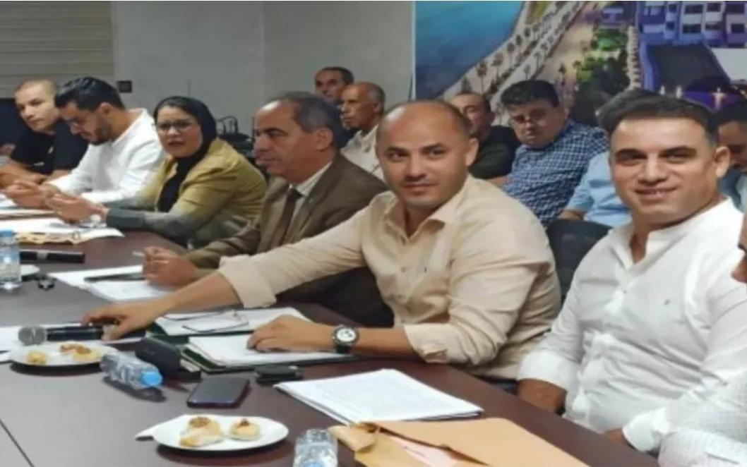 الناظور تستعد لدورة استثنائية حاسمة لترتيب الأحياء والمناطق الناقصة التجهيز والمجهزة … ومسلسل جديد للجبايات المحلية !