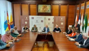 حزب الشعب الإسباني يستعرض عضلاته في ملف الصحراء .… لقاء مع “البوليساريو” في جزر الكناري يفتح مواجهة جديدة مع الرباط