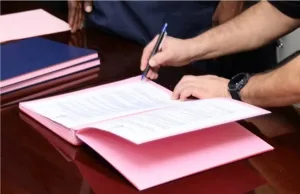 تدقيقات مالية تكشف فوضى في فسخ الصفقات العمومية وتعويضات ضخمة تلاحق مؤسسات الدولة