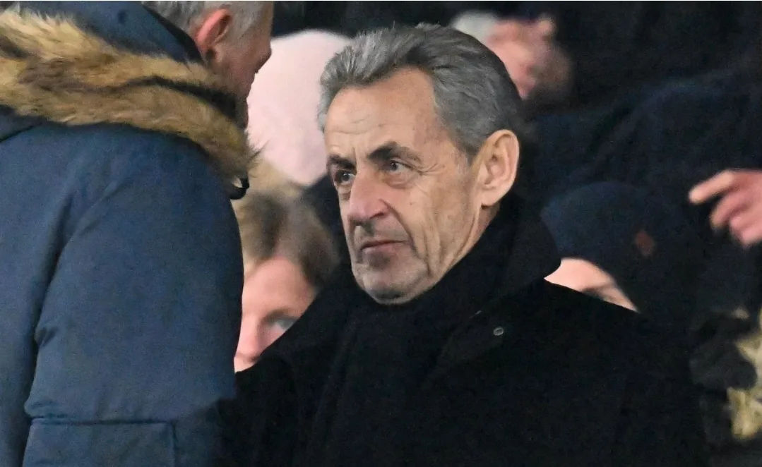 قضية أخرى :      القضاء الفرنسي يُعيد ساركوزي إلى السجن … إدانته في قضية “بيغماليون” تصبح نهائية