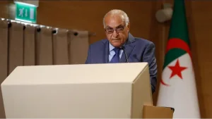 الجزائر تغيّر بوصلة سياستها الخارجية :     عودة لتهدئة العلاقات مع فرنسا ومالي بعد مصالحة مدريد