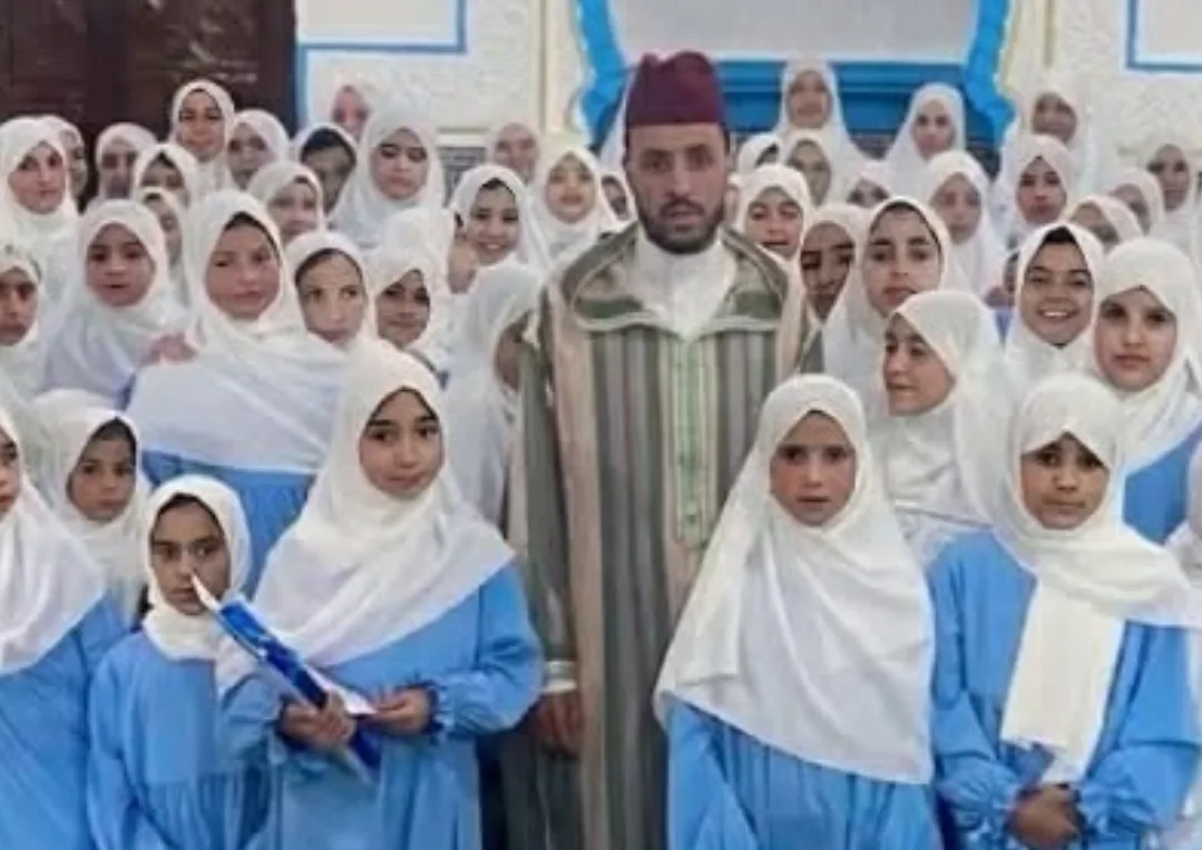 شفشاون :   مزاجية مندوب الأوقاف تتسبب في غضب شعبي بالشرفات بعد توقيف فقيه مسجد طارق بن زياد !