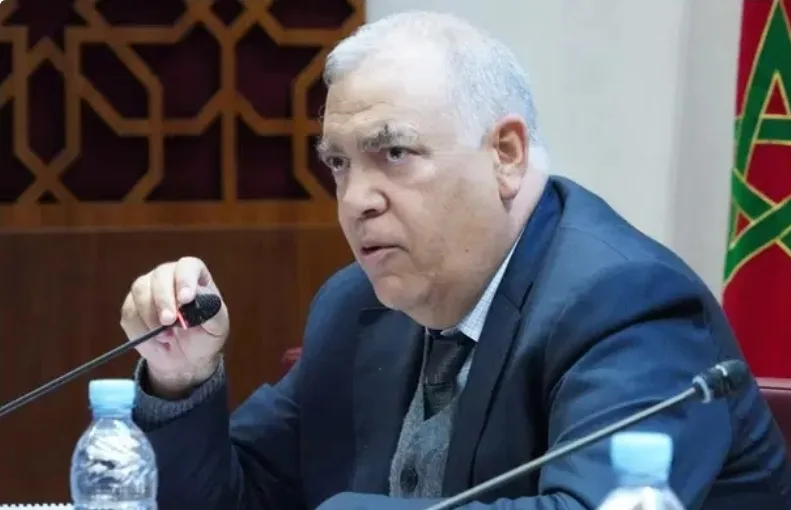 لفتيت يُفجِّر الجدل داخل البرلمان:   “لا خطوط حمراء أمام عدد الولايات البرلمانية .. والخبرة أهم من القيود”