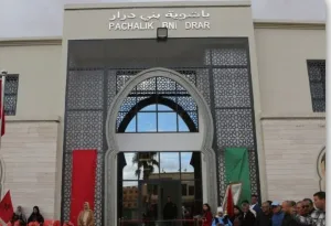 وجدة :       جالية مغربية بالخارج تناشد وزارة الداخلية فتح تحقيق في التوظيفات المشبوهة ب باشوية بني درار