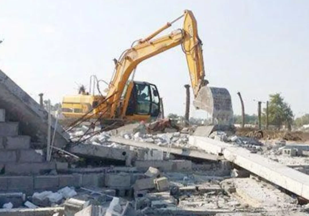 الحسيمة :    فضيحة هدم مسجد بني حذيفة … أحرشي عضو جهة الشمال يضعط لطمس حكم قضائي نهائي !