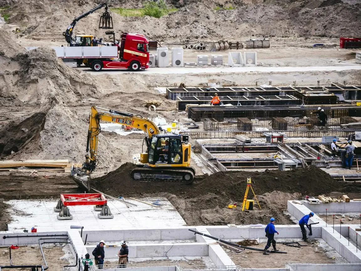 جدل في هولندا حول حماية العمال المهاجرين… تراجع الحكومة يثير المخاوف