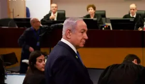 قاضي المحكمة المركزية في تل أبيب يوبّخ نتنياهو بشدة خلال محاكمته بتهم الفساد