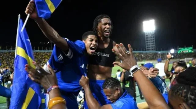 سكانها 150 ألف نسمة … كوراساو تُفاجئ العالم: أصغر دولة في التاريخ تتأهل إلى كأس العالم 2026