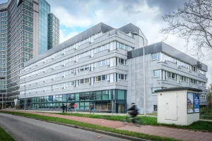 أوتريخت تفتح أبوابها للاجئين… مركز جديد يثير النقاش ويعيد رسم خريطة الاستقبال في هولندا