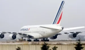 كانت قادمة من المغرب … طائرة تغيّر مسارها وتهبط اضطرارياً بمدريد