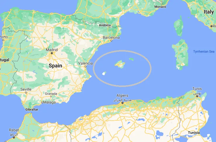 قوارب الهجرة تعود بقوة نحو البليار وخبراء يحذرون من تحوّل خطير في مسار العبور