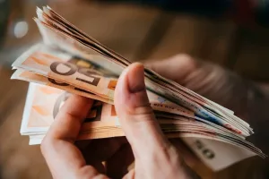 شبكة غسل أموال دولية تتهاوى أمام تحقيقات مالية مغربية-أوروبية مشتركة