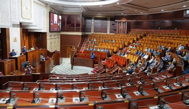 البرلمان يجتمع لمساءلة الحكومة حول ملفات الفلاحة والاقتصاد والتجارة