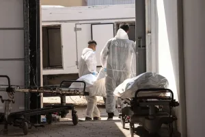 تسلم مستشفى ناصر بغزة 15 جثماناً ضمن صفقة تبادل مع إسرائيل