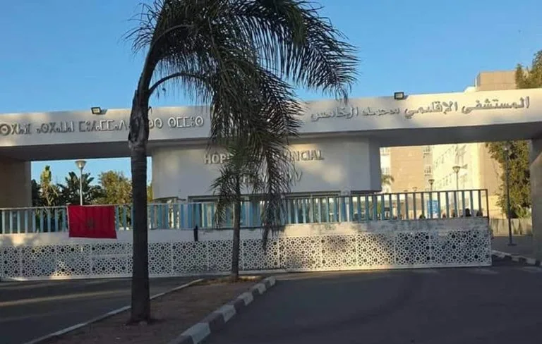 الجديدة تنتظر الحلول البسيطة… 12 سنة على افتتاح مستشفى محمد الخامس وباب الدخول مازال مغلقًا