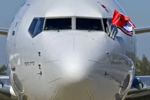 المغرب يستأنف الرحلات الجوية إلى إسرائيل لأول مرة منذ اندلاع الحرب