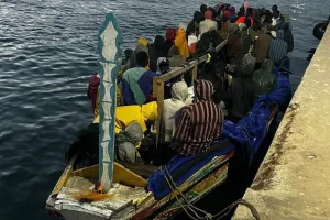 خفر السواحل الموريتاني ينقذ 132 مهاجراً قبالة سواحل نواذيبو