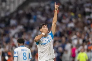 أكرد يواجه سباق الزمن لإنقاذ موسمه بين مارسيليا والمنتخب الوطني