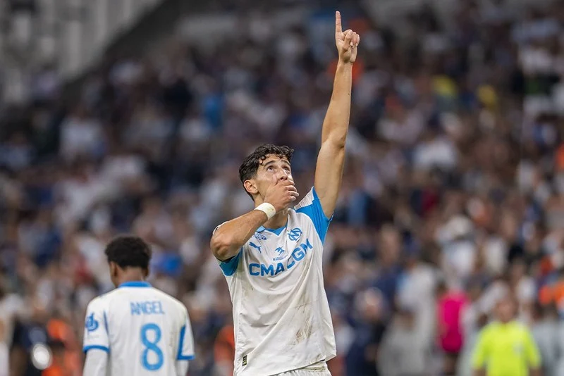 أكرد يواجه سباق الزمن لإنقاذ موسمه بين مارسيليا والمنتخب الوطني