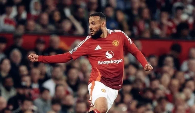 مانشستر يونايتد يسعى لإبقاء لاعبيه الأفارقة أطول فترة ممكنة قبل كأس إفريقيا