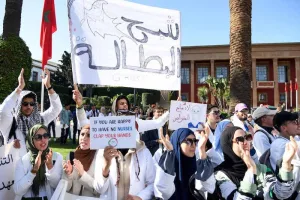 النقابة المستقلة للممرضين تعتبر توظيف 800 إطار صحي خطوة مهمة لسد الخصاص