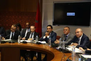 وزارة الصحة تطمئن مهنيي القطاع… مركزية الأجور مستمرة ولا تعديل في الاتفاقات النقابية