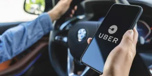عودة خدمات النقل الذكي ( uber ) بالدار البيضاء ومراكش