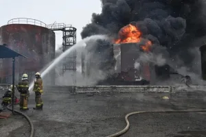 هجوم بزوارق مسيرة يوقف عمليات محطة نفط روسية قرب نوفوروسيسك