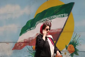 إيران تشدد الرقابة على الحجاب وسط تصاعد مظاهر عدم الالتزام