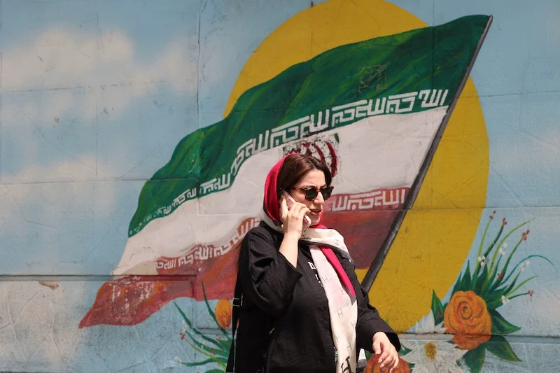 إيران تشدد الرقابة على الحجاب وسط تصاعد مظاهر عدم الالتزام