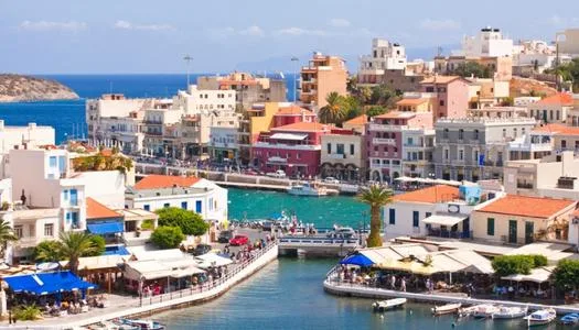 اليونان :   إنقاذ أكثر من 800 مهاجر قبالة سواحل جزيرة كريت خلال الأيام الأخيرة