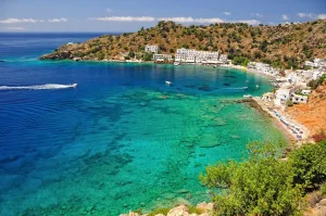 إنقاذ أكثر من 800 مهاجر قبالة سواحل جزيرة كريت خلال الأيام الأخيرة