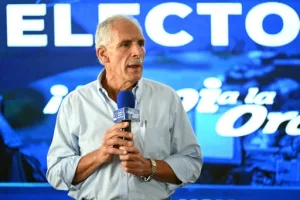 فوز رجل الأعمال المحافظ نصري أسفورا في انتخابات الرئاسة بالهندوراس وتهم بالتزوير