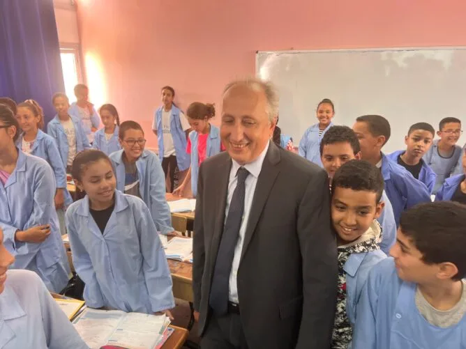 وزارة التربية الوطنية تُعلن عن 2415 مؤسسة عمومية تحصل على علامة “مؤسسة الريادة” لتعزيز جودة التعليم