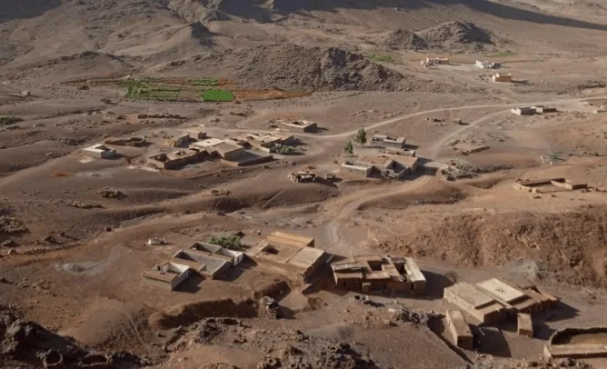 دوار بوعراب في زاكورة ينتظر الكهرباء منذ سنوات وسط صمت السلطات