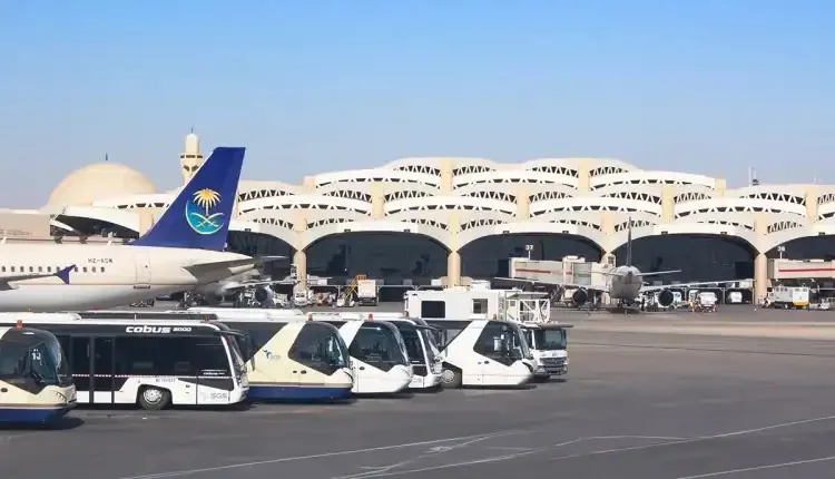 مطار الرياض يواجه فوضى كبيرة بسبب أزمة تقنية عالمية تعطل الرحلات