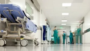 وزارة الصحة تحذر من استغلال المرضى في المصحات الخاصة وتشدّد على تطبيق القانون