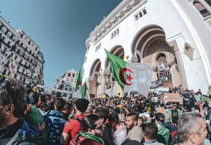 تصعيد إعلامي يفتح الباب أمام توتر سياسي غير مسبوق في الجزائر