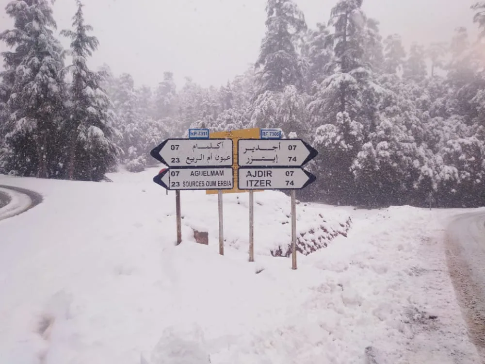 الثلوج تغطي أكثر من 41 ألف كيلومتر مربع من التراب المغربي مع بداية فصل الشتاء